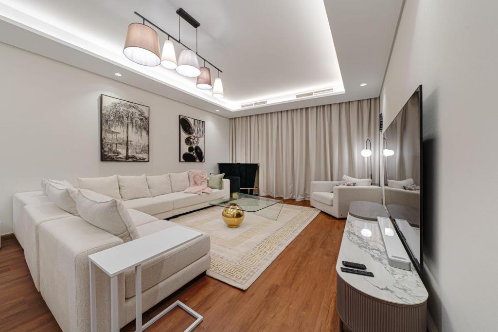 Paramount Midtown Luxury 2 Bedroom With Full Burj-Khalifa View Дубай Екстериор снимка